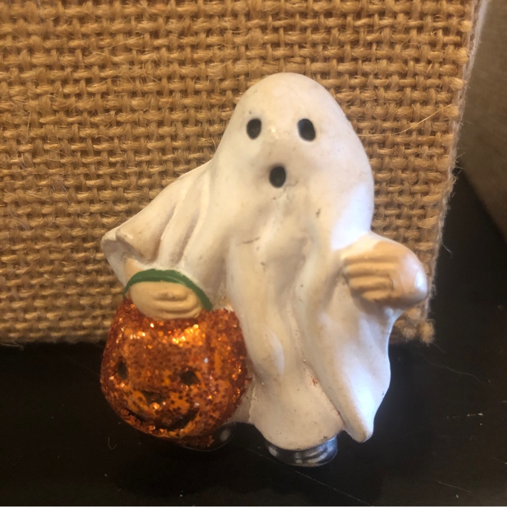Vintage Halloween Ghost Pin Brooch from Funworld - glitter pumpkin